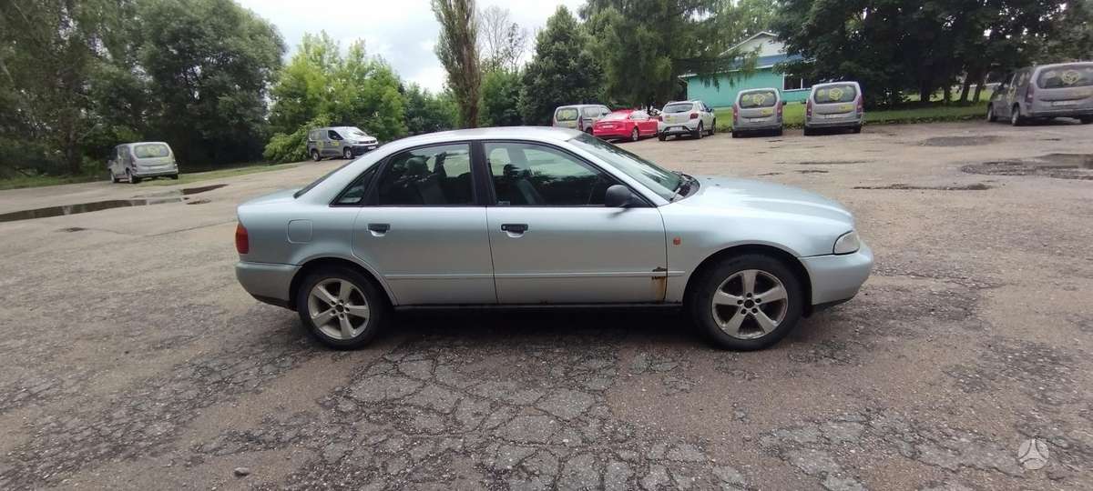 Audi A4, 1.8 l., Седан