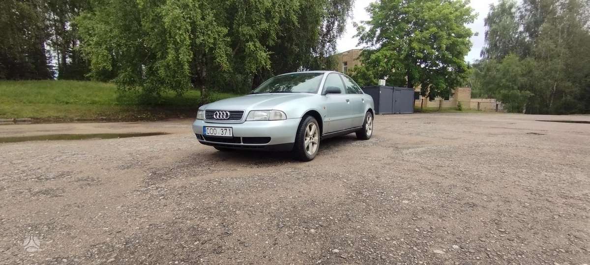 Audi A4, 1.8 l., Седан