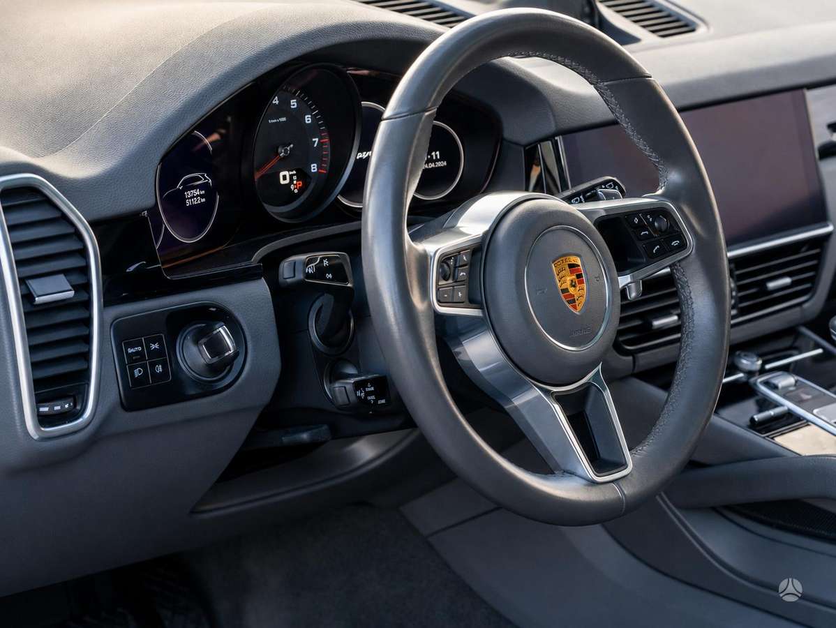 Porsche Cayenne - 7