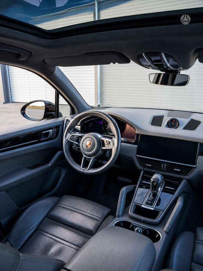 Porsche Cayenne - 9