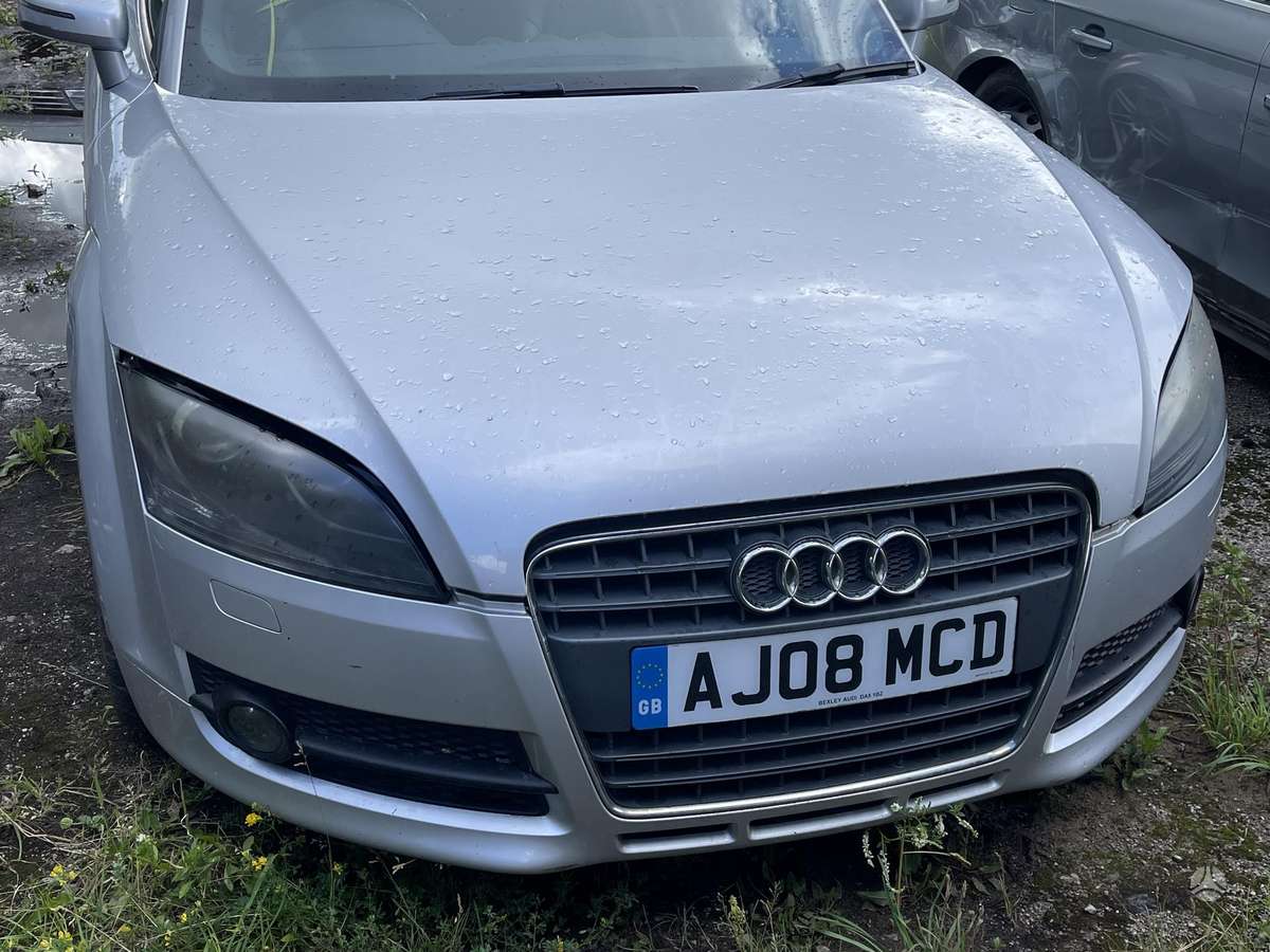 Audi TT dalimis