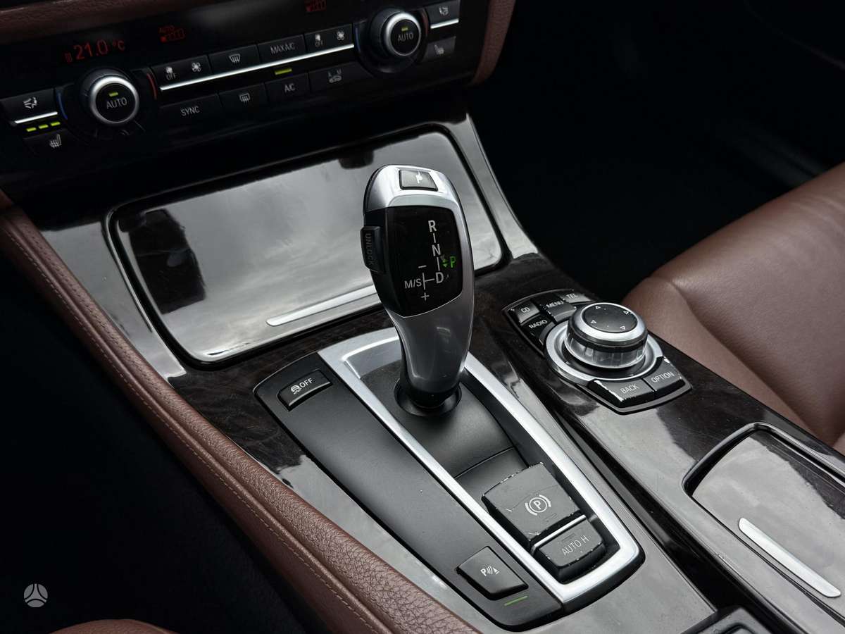 BMW 528, 3.0 l., Седан