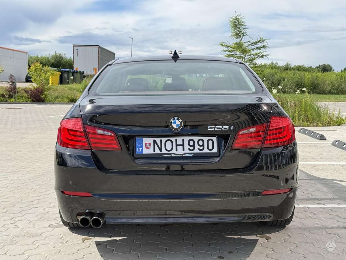 BMW 528, 3.0 l., Седан