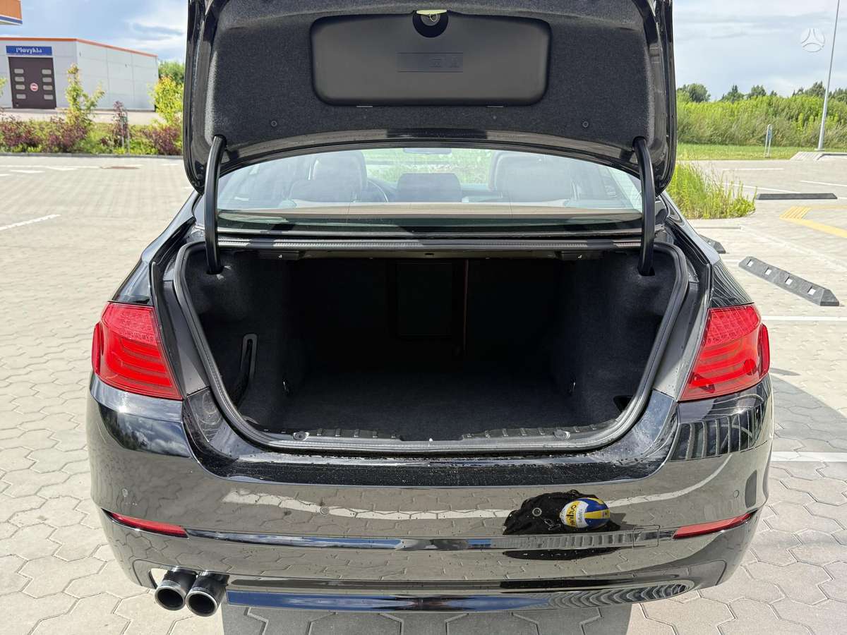BMW 528, 3.0 l., Седан