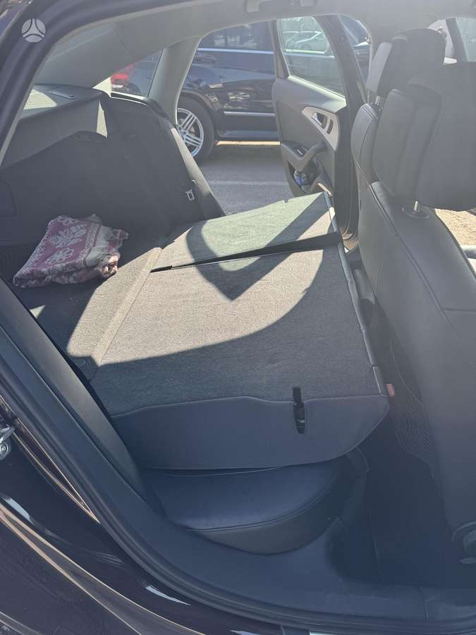 Audi A6, 2.0 l., Седан