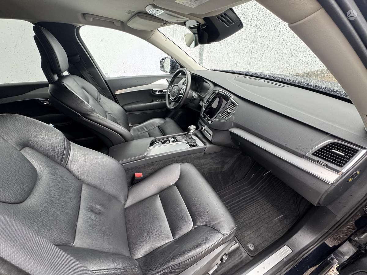 Volvo XC90 - 7