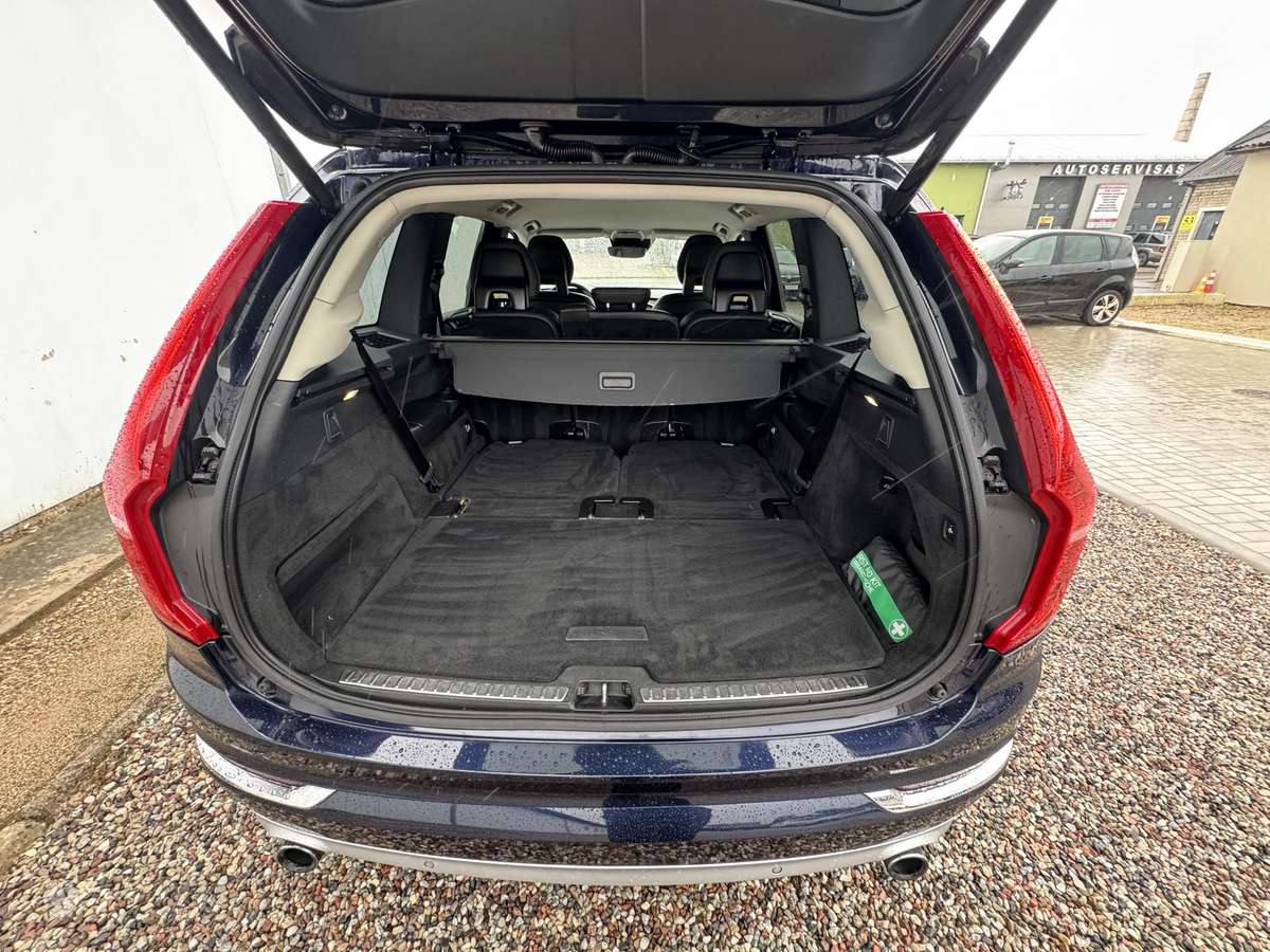 Volvo XC90 - 9