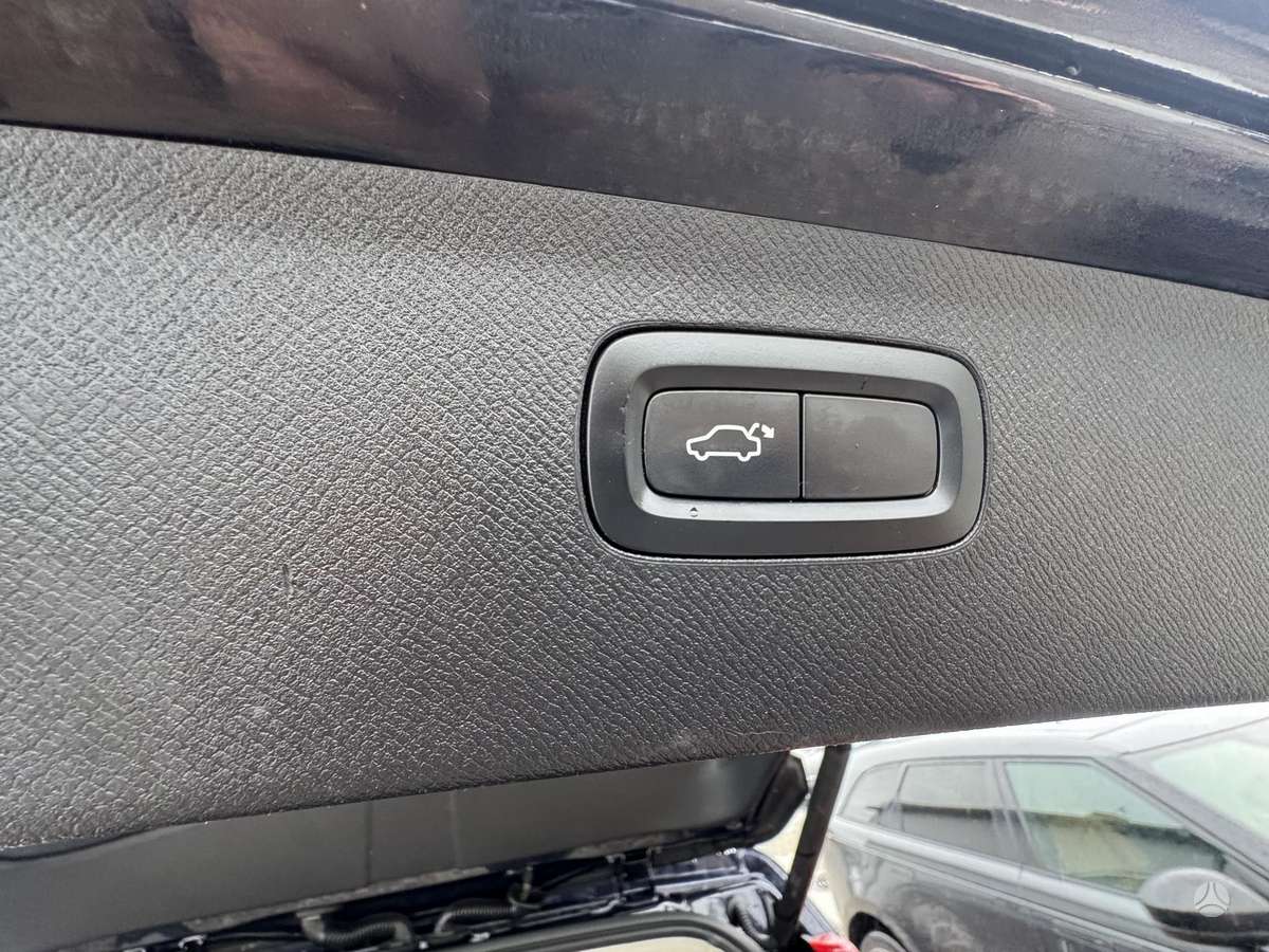 Volvo XC90 - 11
