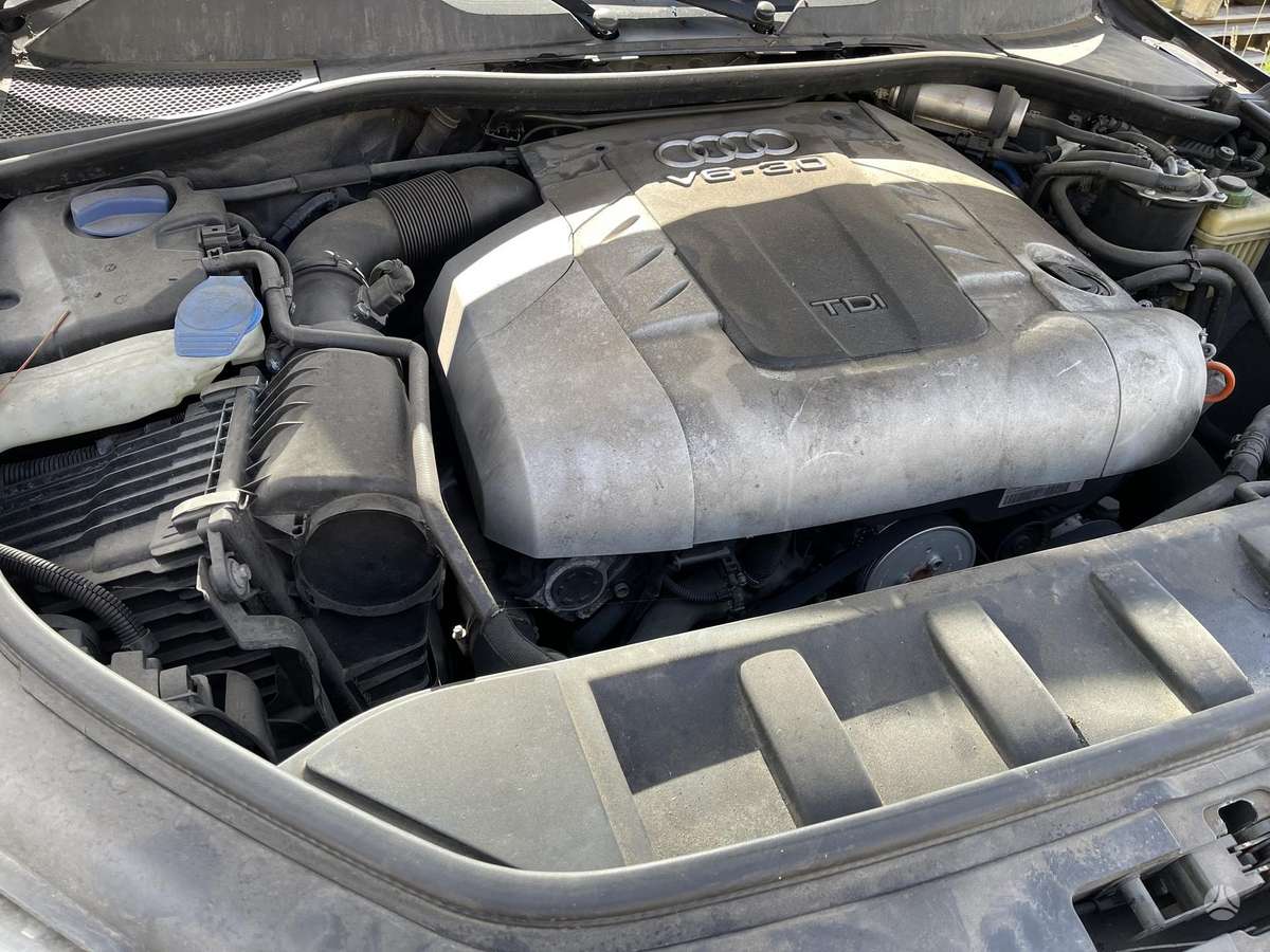 Audi Q7 for parts