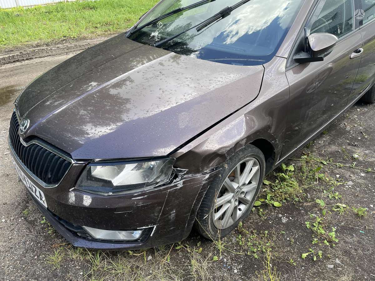 Skoda Octavia dalimis
