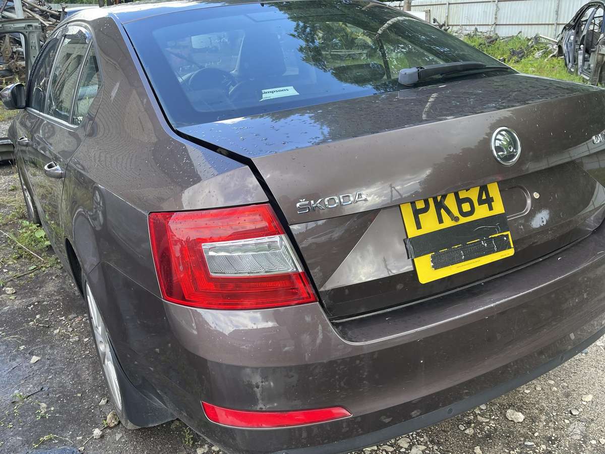 Skoda Octavia dalimis
