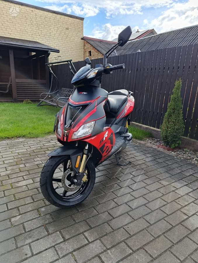Aprilia SR 49cc, мотороллеры / мопеды