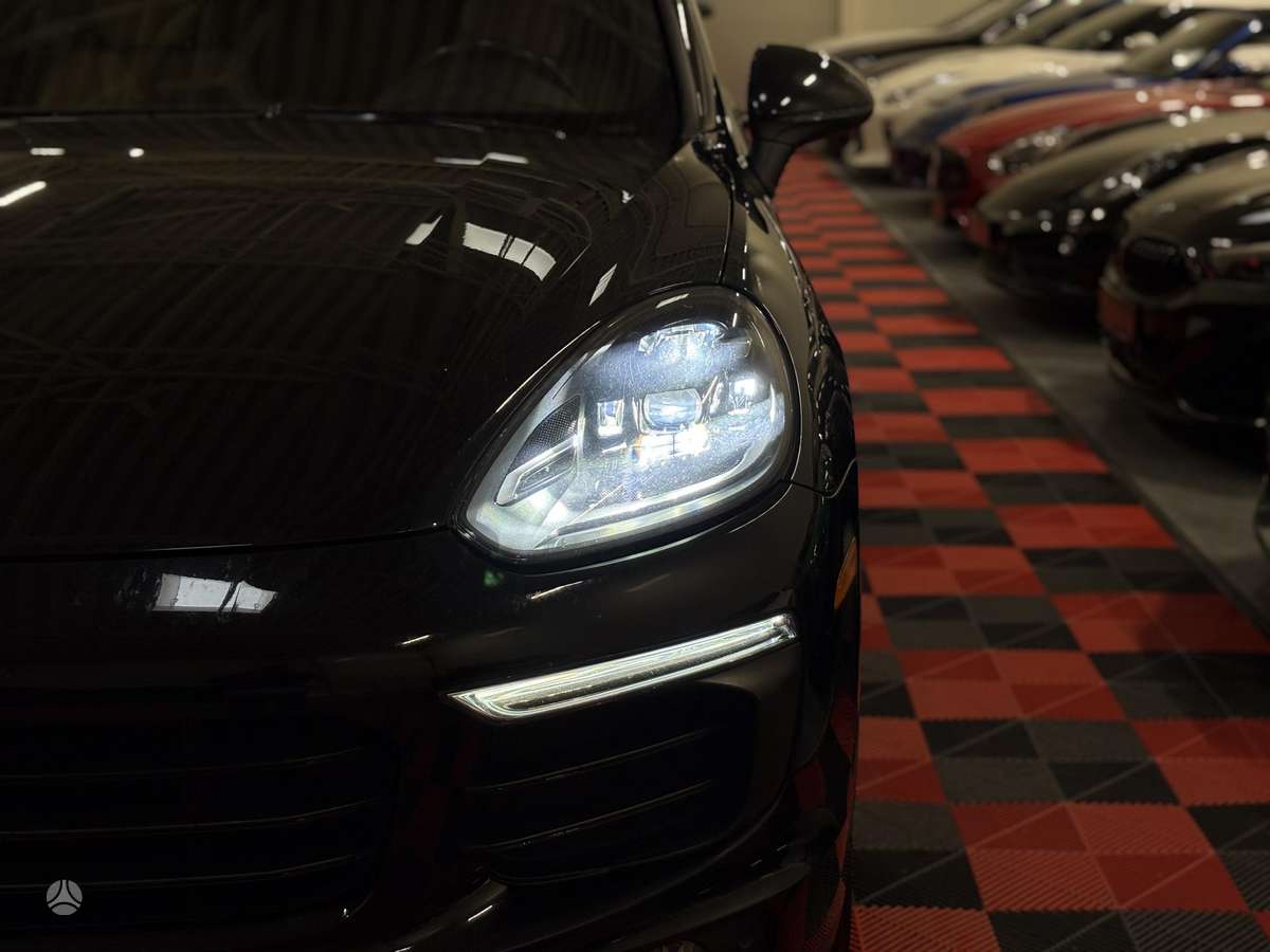 Porsche Cayenne, 3.6 l., off-road / crossover