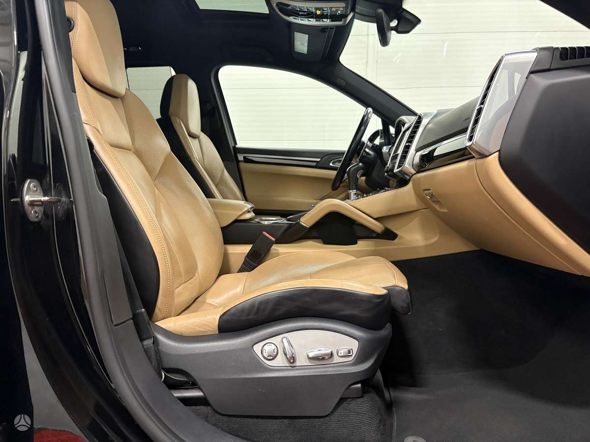 Porsche Cayenne, 3.6 l., off-road / crossover