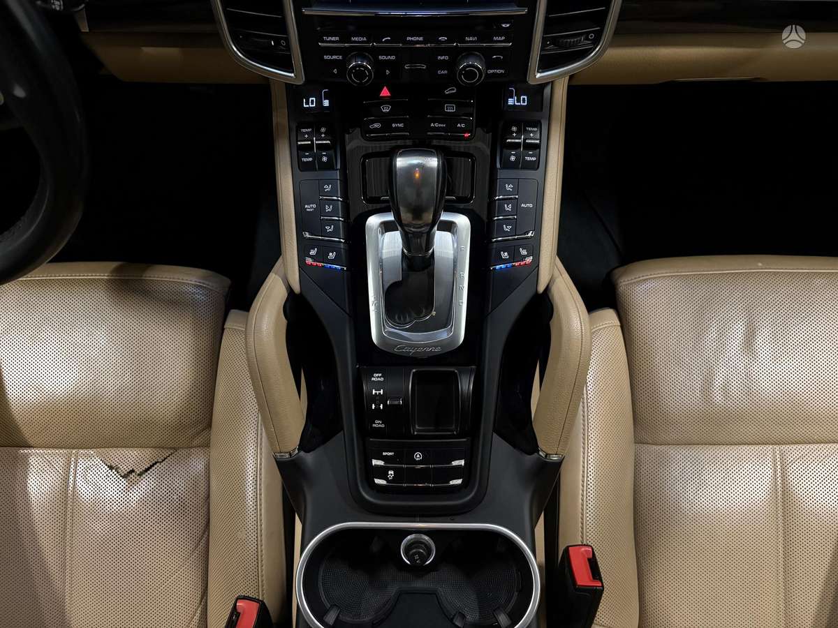 Porsche Cayenne, 3.6 l., off-road / crossover