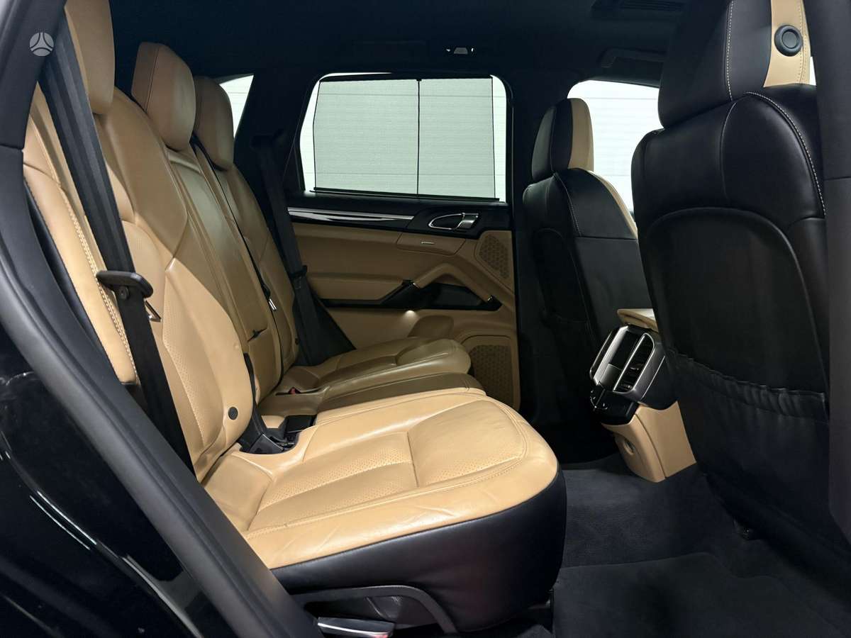 Porsche Cayenne, 3.6 l., off-road / crossover