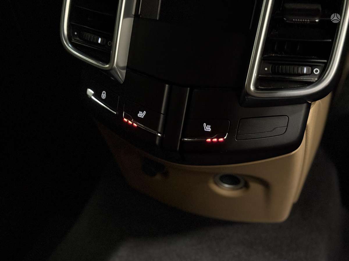 Porsche Cayenne, 3.6 l., off-road / crossover