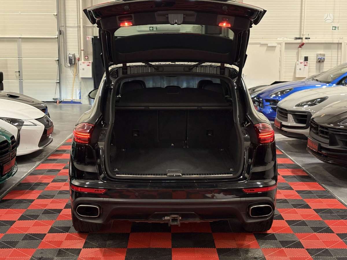 Porsche Cayenne, 3.6 l., off-road / crossover