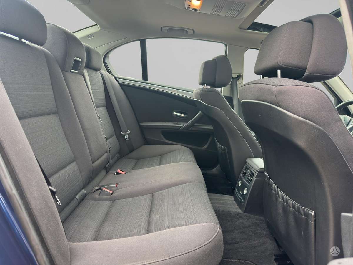 BMW 520, 2.0 l., Седан