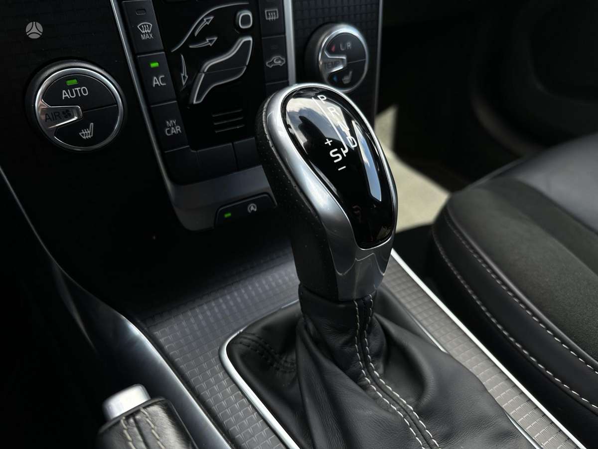 Volvo V40, 2.0 l., Хэтчбек
