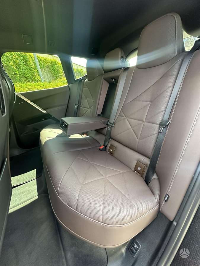 BMW iX, coupe