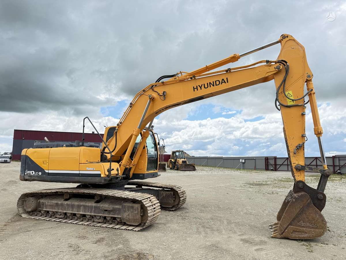 Hyundai Robex 210 LC-9, ekskavatoriai