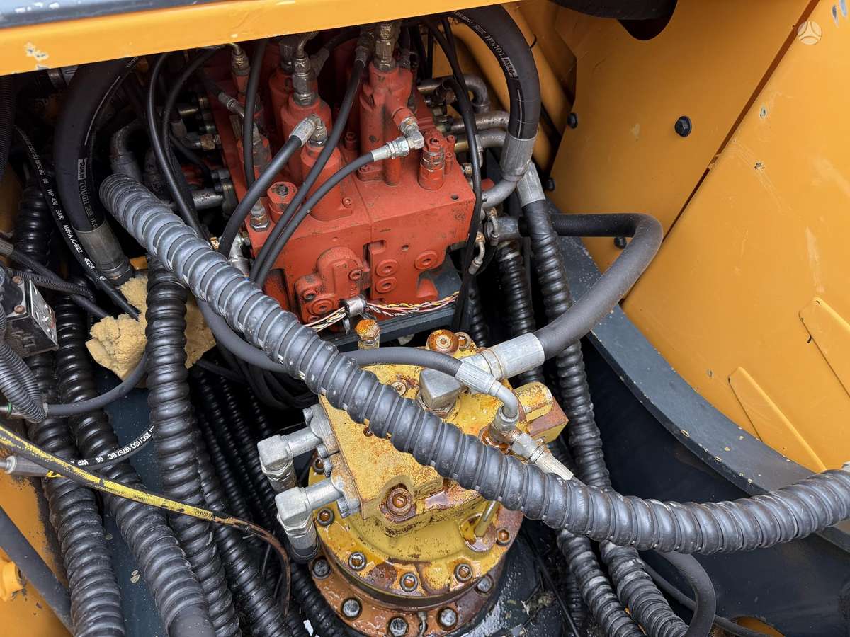 Hyundai Robex 210 LC-9, экскаваторы