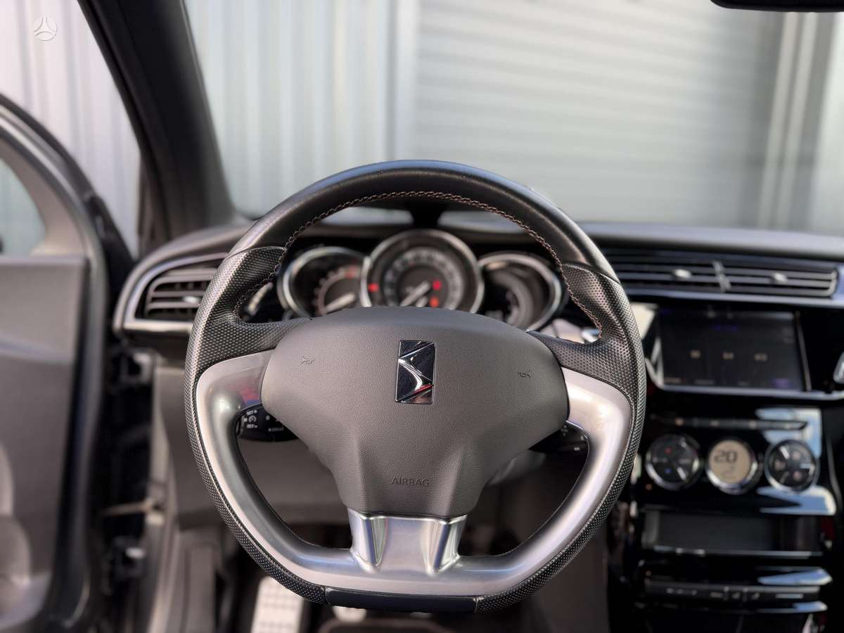 Citroen DS3, 1.2 l., hatchback