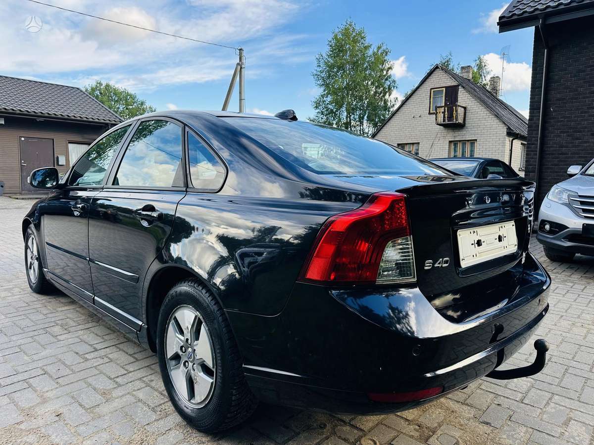 Volvo S40, 1.6 l., Седан