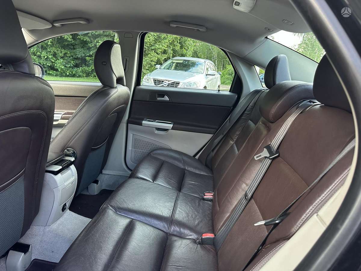 Volvo S40, 1.6 l., Седан