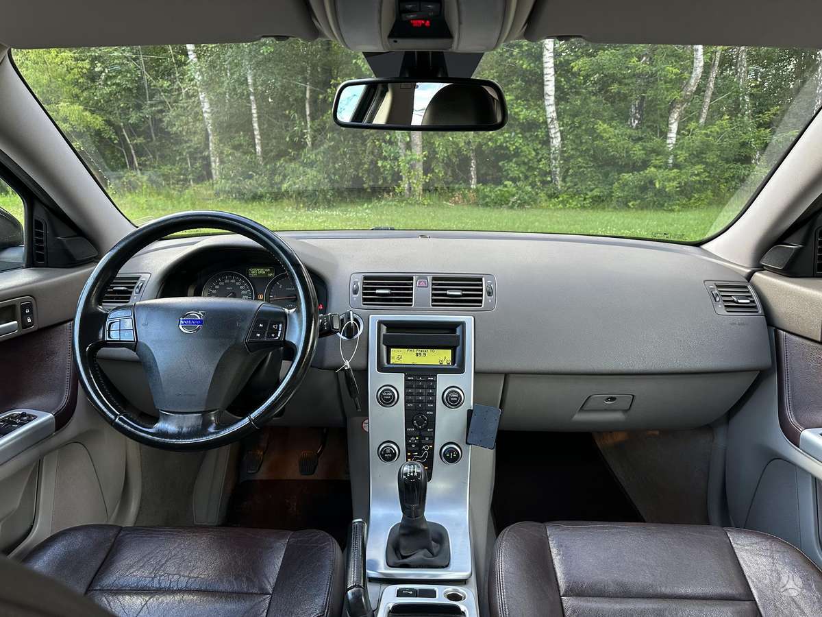 Volvo S40, 1.6 l., Седан