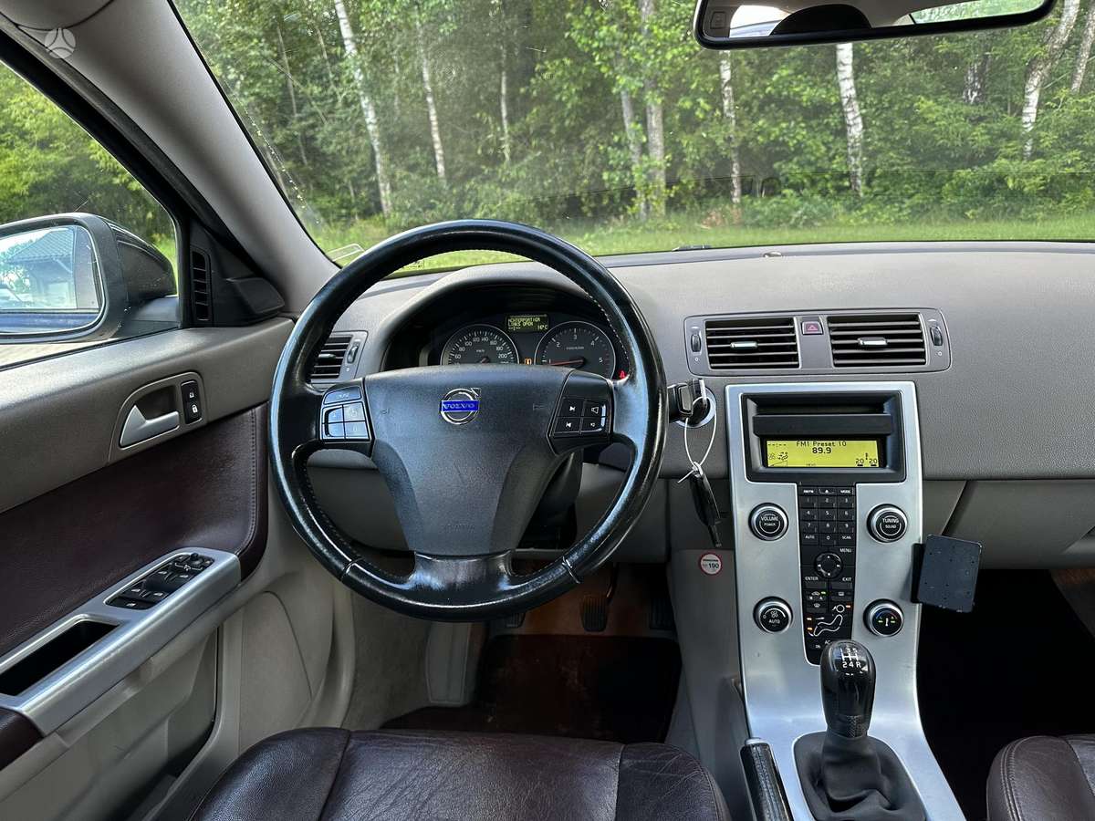 Volvo S40, 1.6 l., Седан
