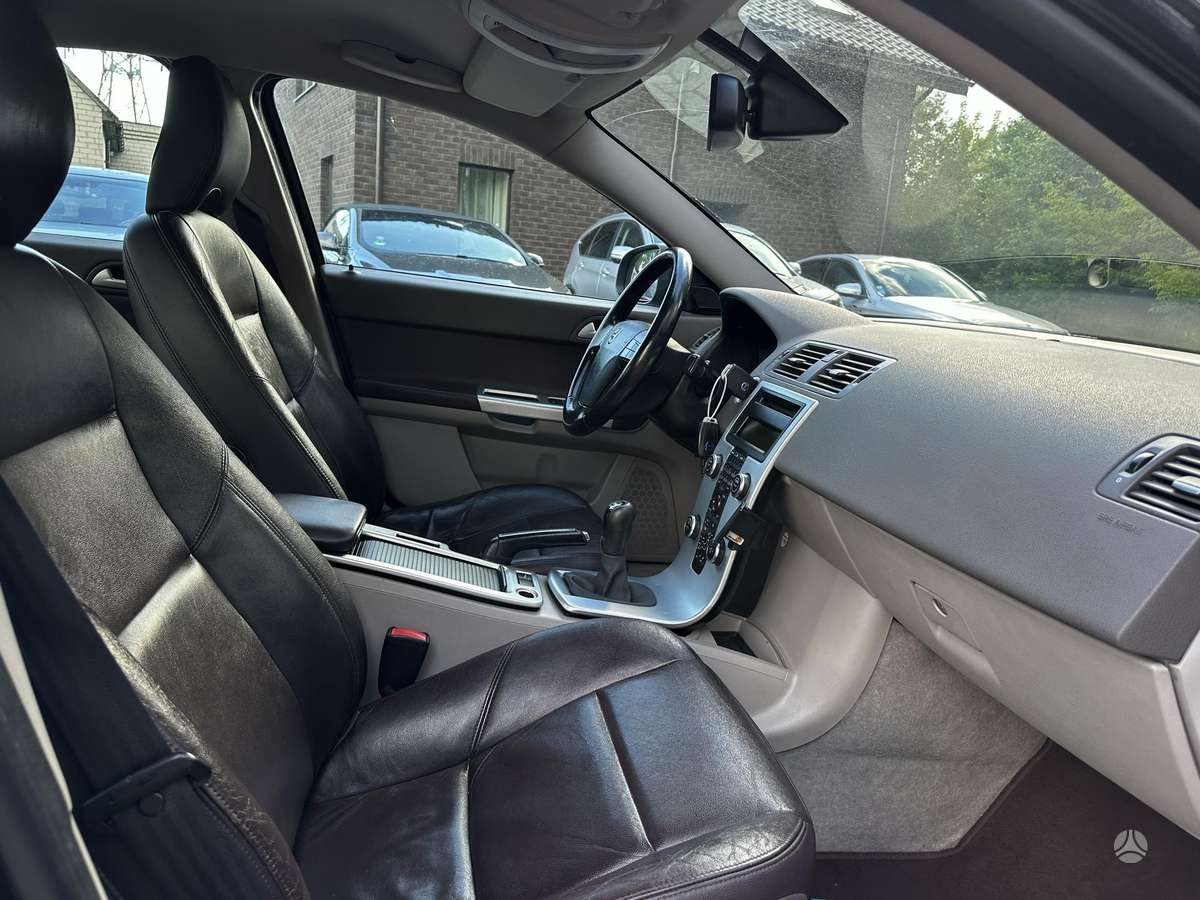 Volvo S40, 1.6 l., Седан
