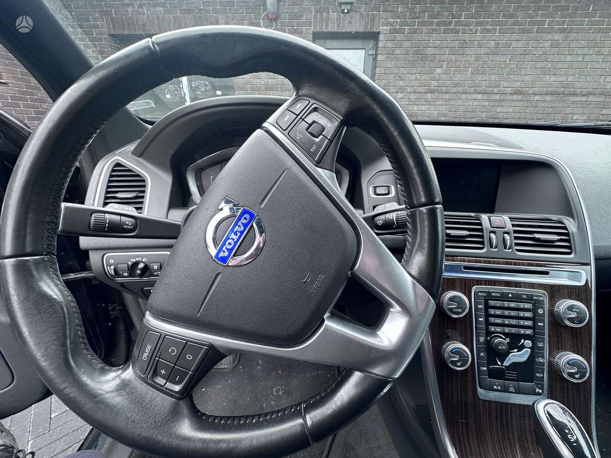 Volvo XC60 - 2