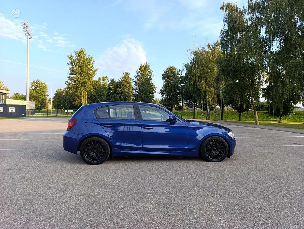 BMW 123, 2.0 l., hatchback