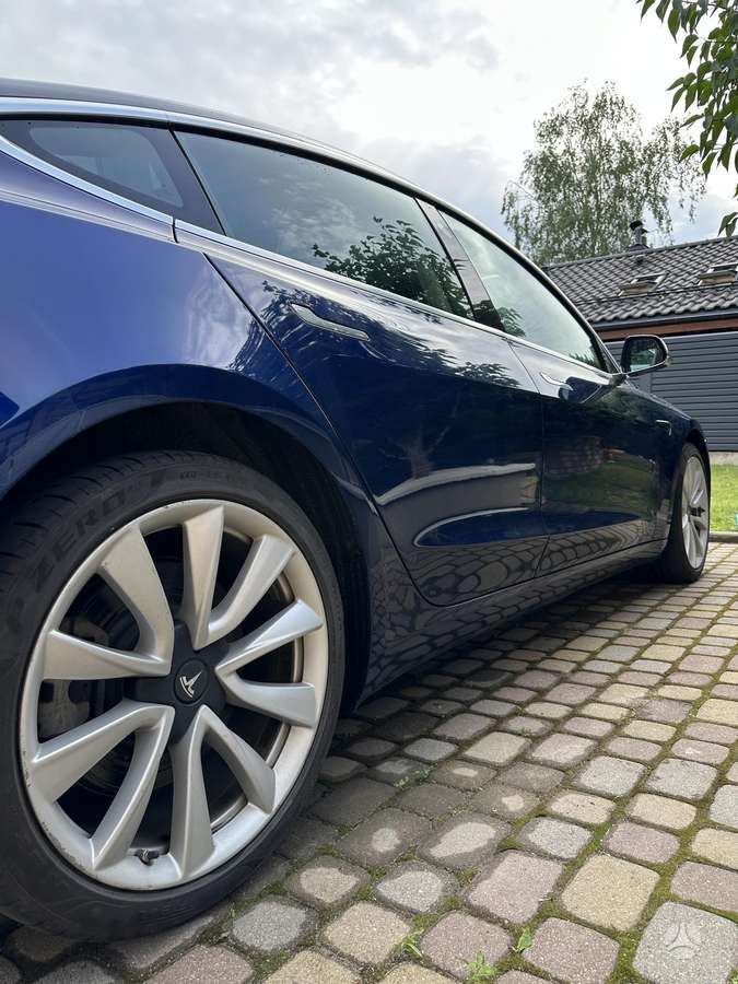 Tesla Model 3, 81 кВт·ч, Хэтчбек