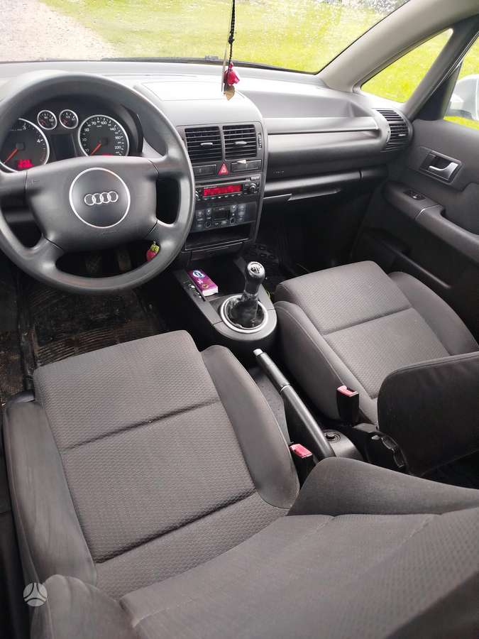 Audi A2, 1.4 l., Седан