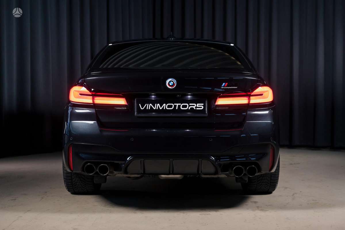 BMW M5, 4.4 l., Седан