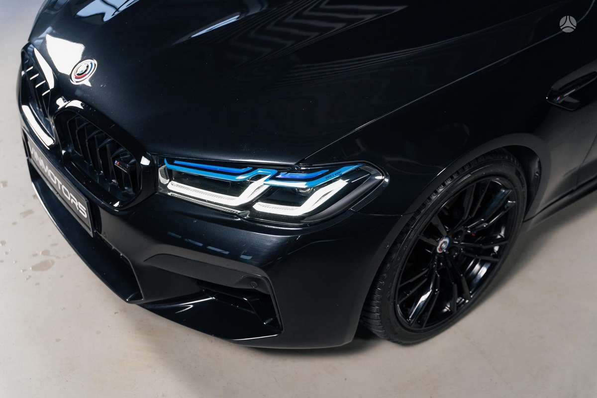 BMW M5, 4.4 l., Седан