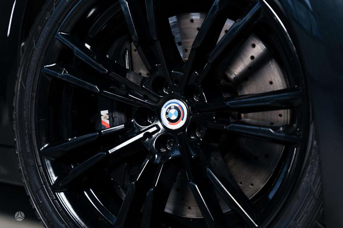 BMW M5, 4.4 l., Седан