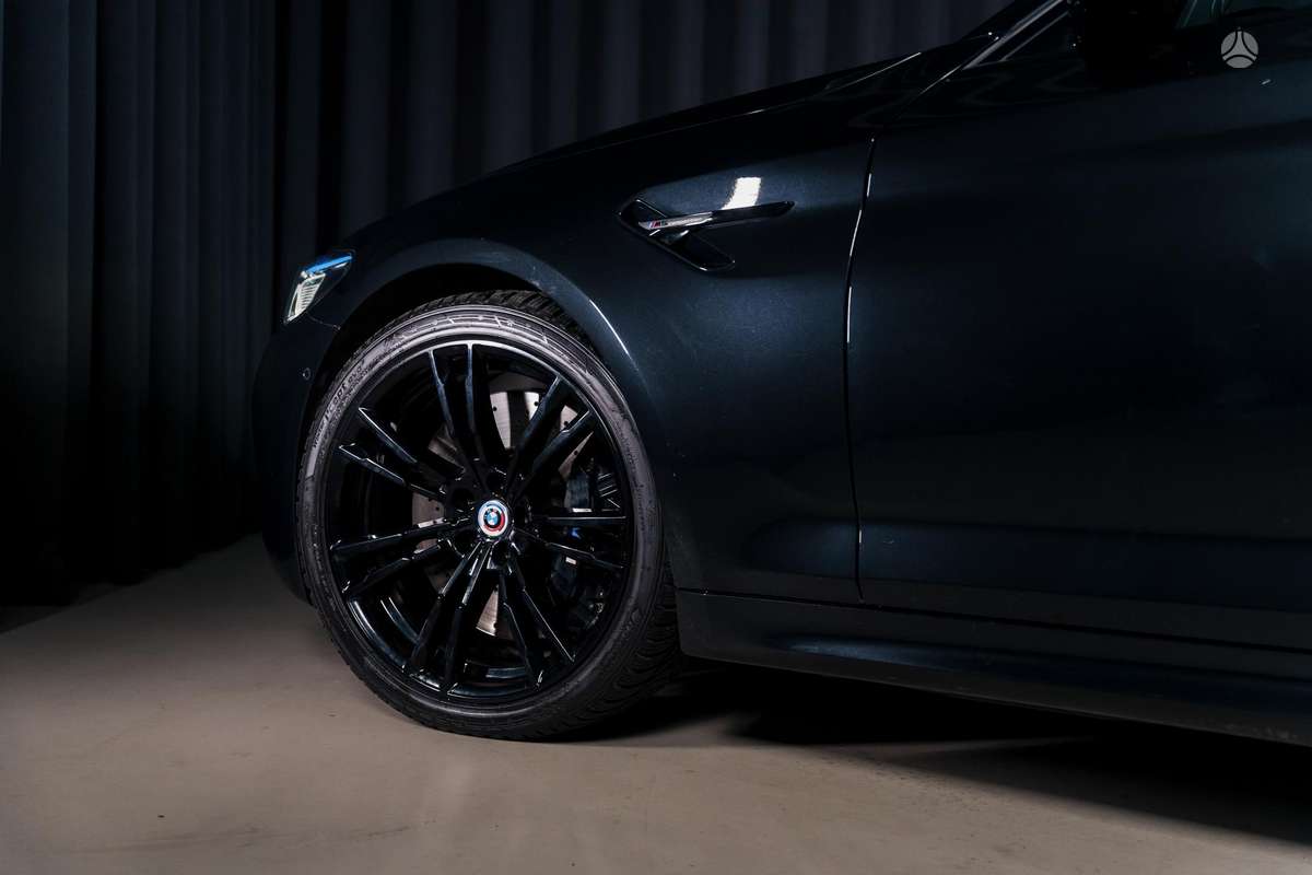 BMW M5, 4.4 l., Седан