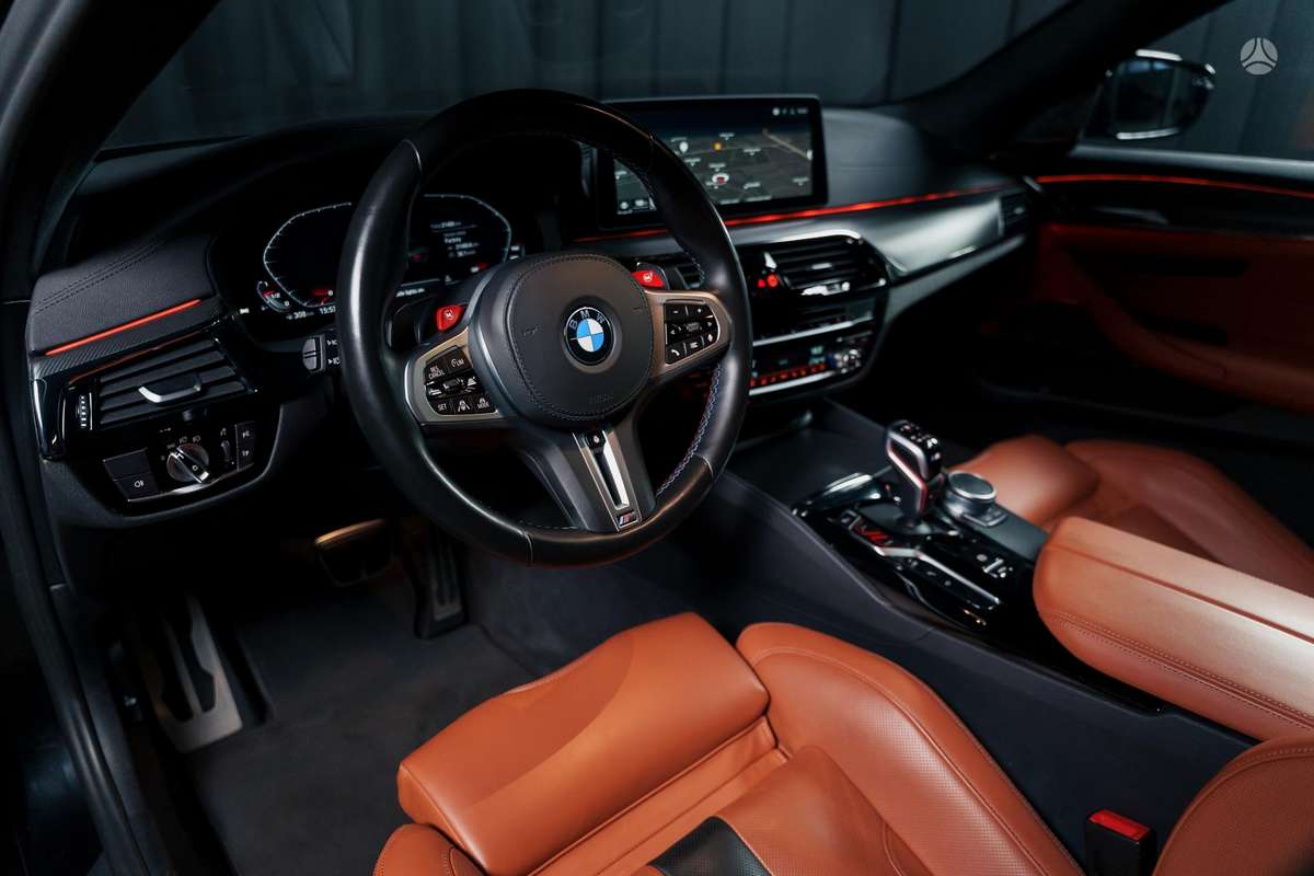 BMW M5, 4.4 l., Седан