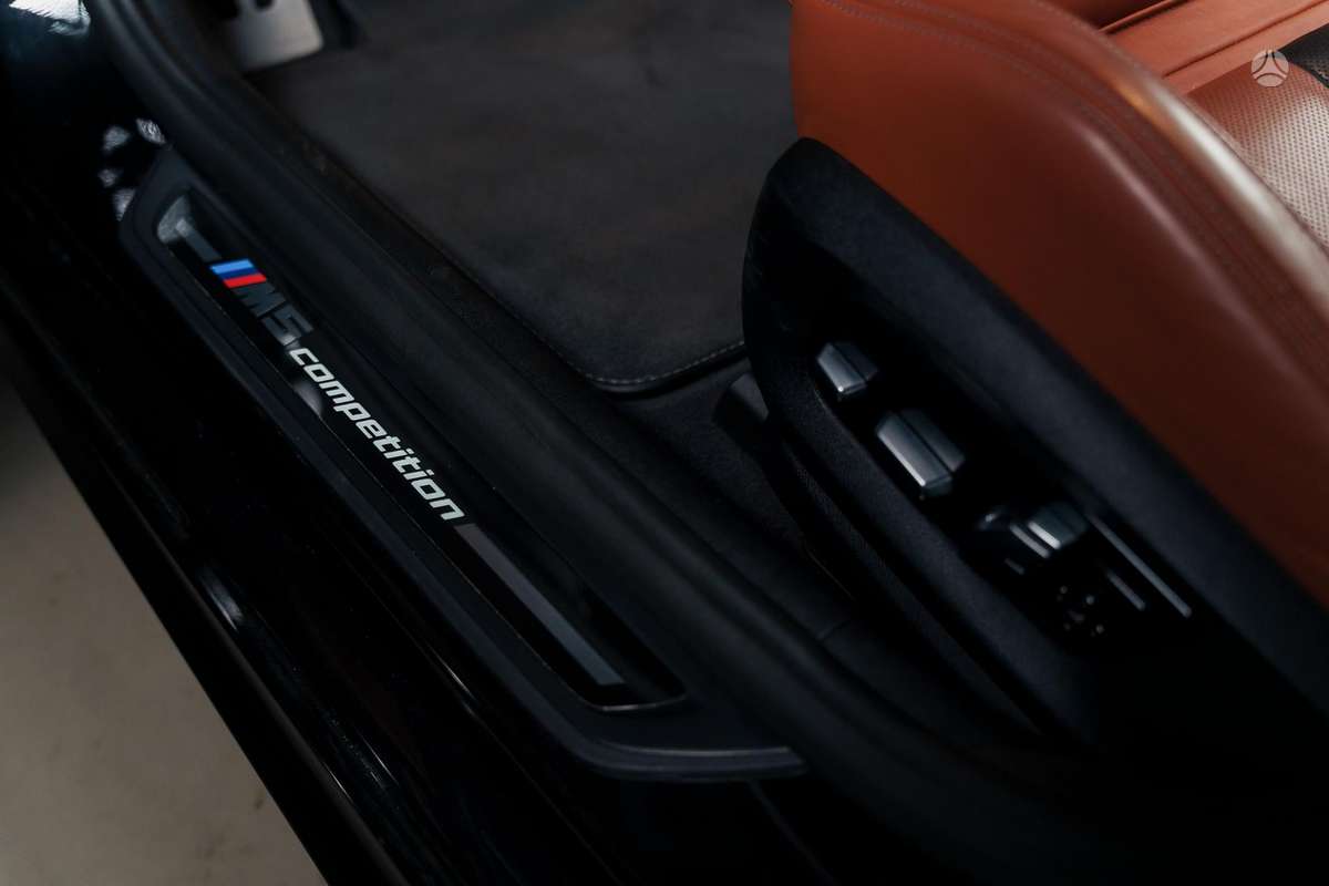 BMW M5, 4.4 l., Седан