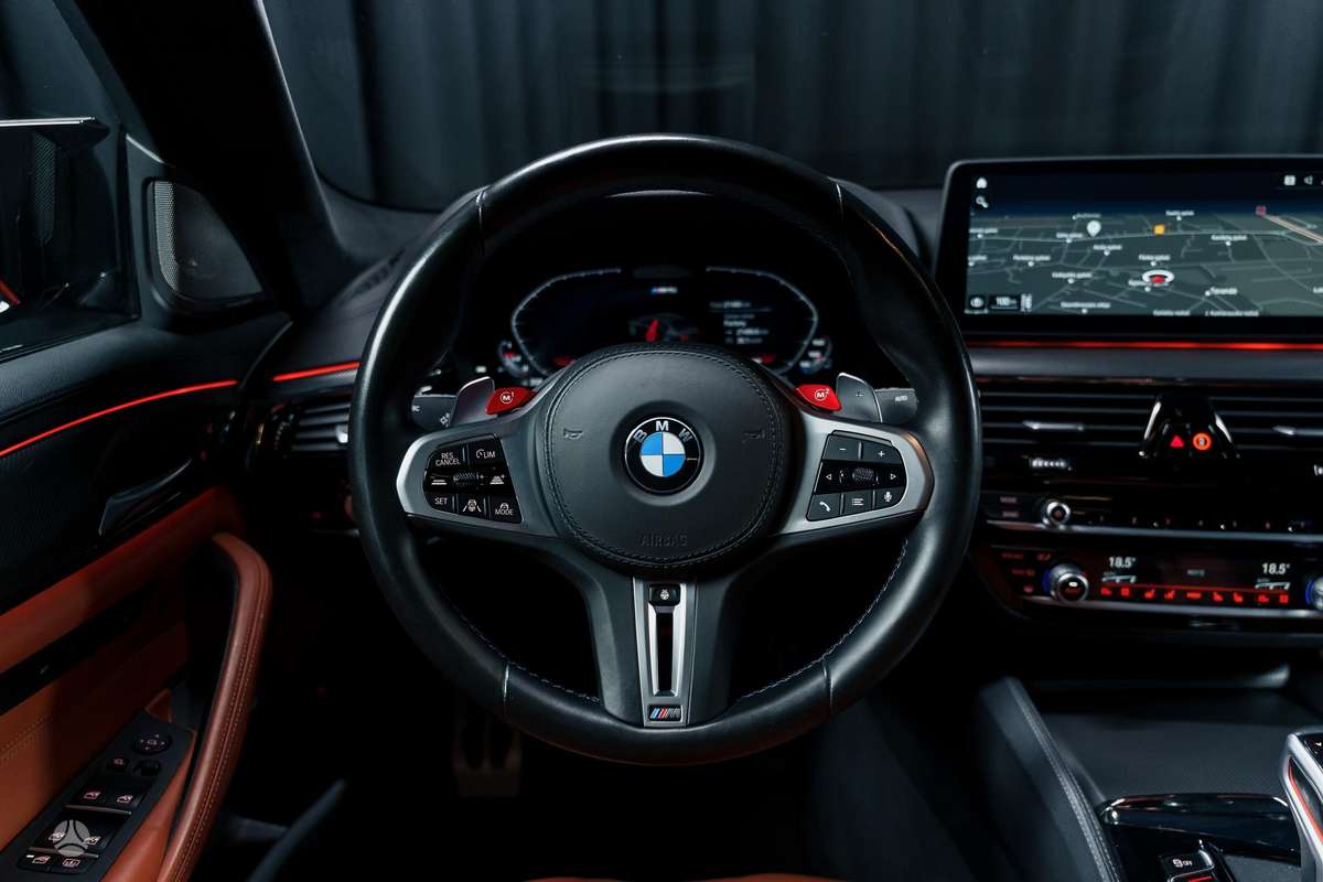 BMW M5, 4.4 l., Седан