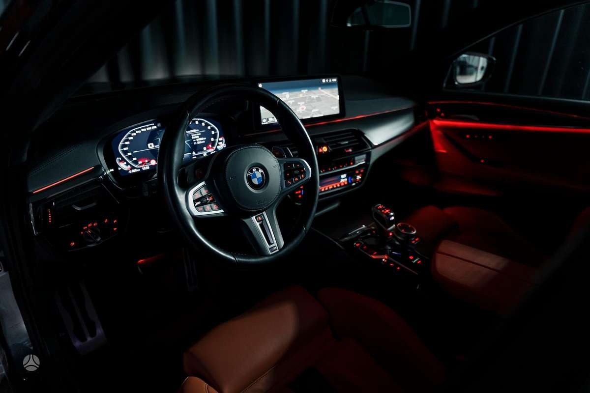BMW M5, 4.4 l., Седан
