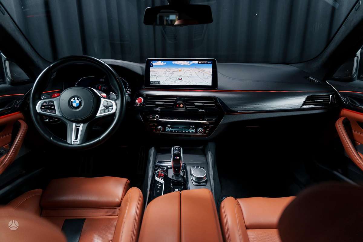 BMW M5, 4.4 l., Седан