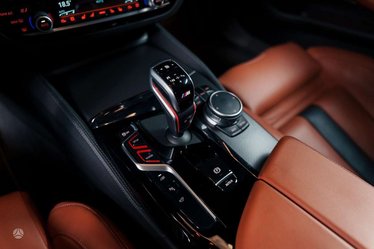 BMW M5, 4.4 l., Седан