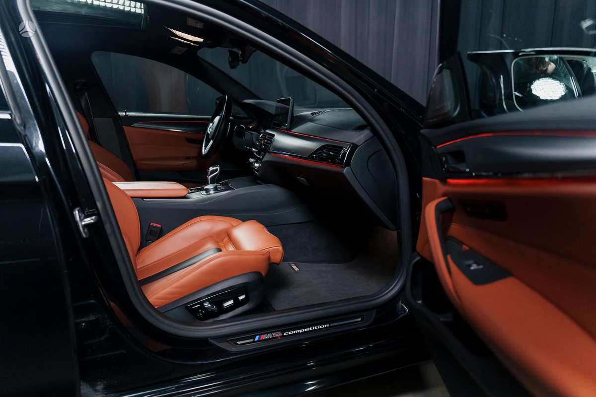BMW M5, 4.4 l., Седан