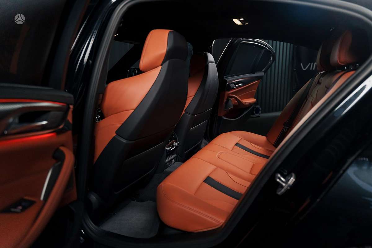 BMW M5, 4.4 l., Седан