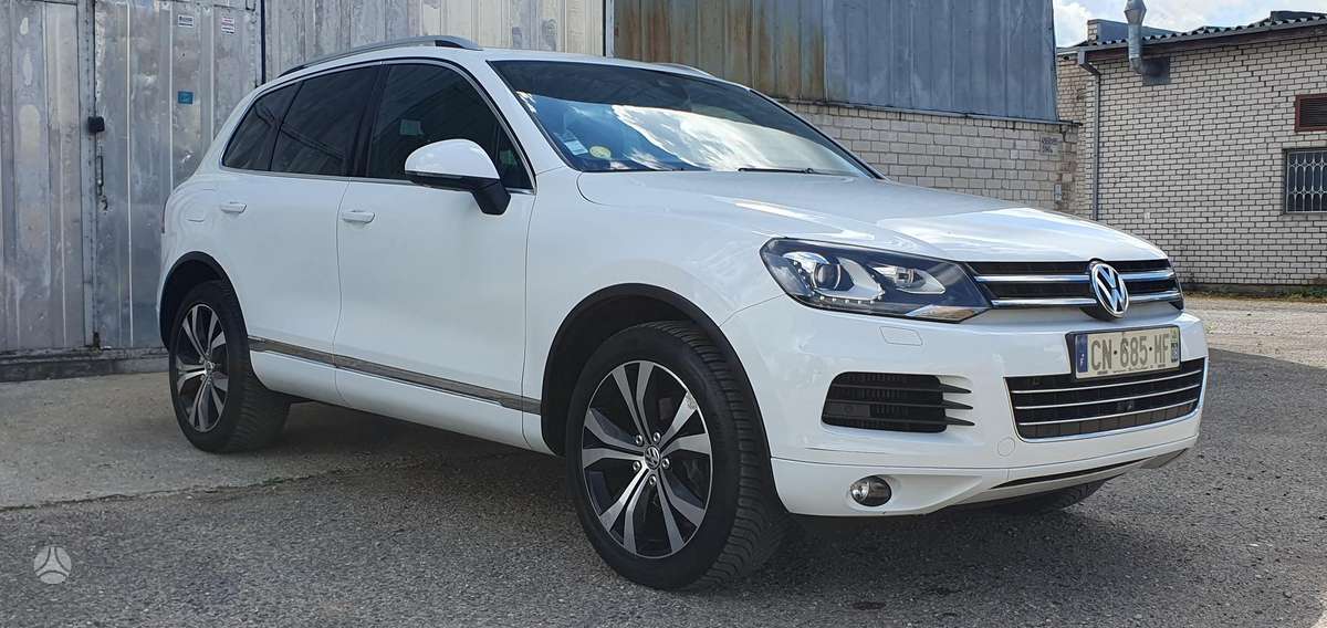 Volkswagen Touareg - 1